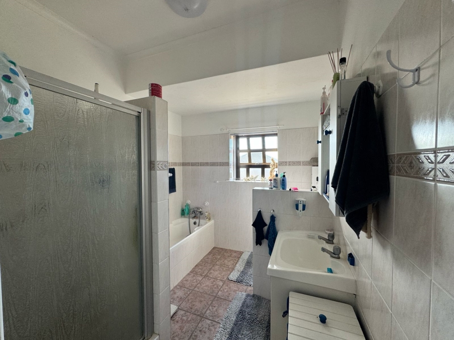 5 Bedroom Property for Sale in Stilbaai Wes Western Cape